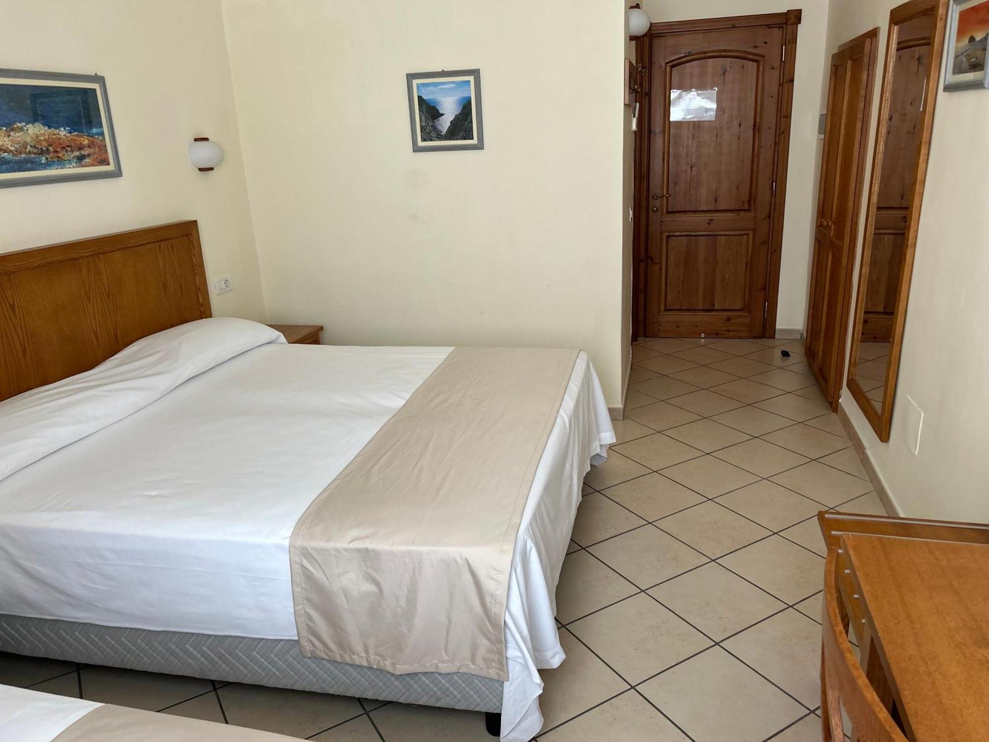 Hotel Da Raffaele Ischia Phòng bức ảnh
